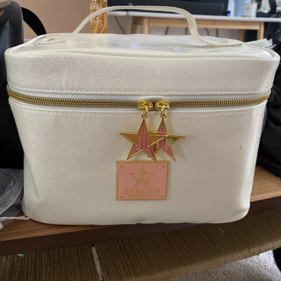 Jeffree star necessär 