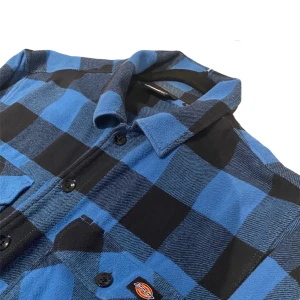 Dickies tröja - En chill rutig Dickies tröja. Inte använd på ca ett halvår så inte särskilt sliten. Skick 8/10. Mer frågor skriv privat.