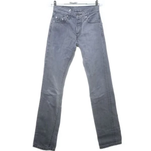 Levis 501 - Säljer mina superfina Lewis! Strl w26 l32 men skulle säga att det är w24/25