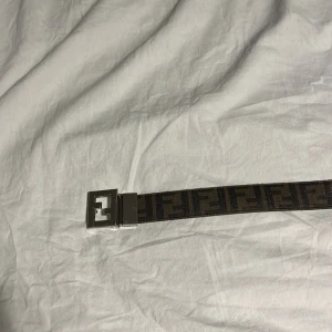 Fendi bälte - Fendi Bälte   112cm