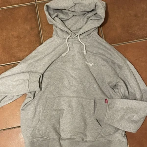 Levis hoodie - Grå levis hoodie bra shick
