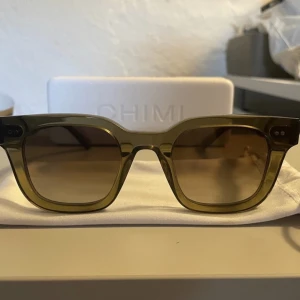 Chimi 04 green  - Chimi 04 gröna inte använda mycket låda ingår.