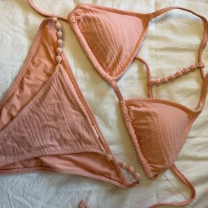 Bikini  - Sååå fin bikini i korallfärg från aerie, aldrig använd! 🥰
