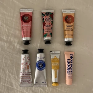Handkrämer - Säljer massa olika handkrämer i olika dofter från bl a the body shop🤍Styckpris: 40kr, vid köp av flera blir det billigare☺️skriv vid fler bilder och frågor osv