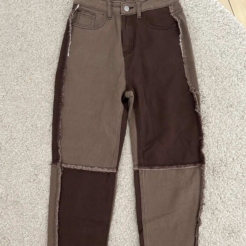 Byxor bara testade 1 gång, men lite stora för mig💘. Jeans & Byxor.