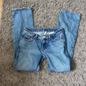 Weekday arrow low jeans - Jättefina Lågmidjade jeans från weekday! I arrow low modellen ❤️
