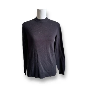 Finstickad tröja bredare mudd - Aldrig använd! Två små slitsar på sidorna