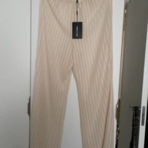 Strand byxa ny  - Genomskinliga  Natur vit  Stl L nya 