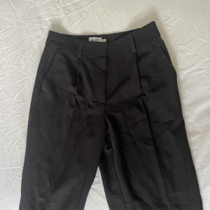 Kostymbyxor - Använda 1-2gg svarta kostymbyxor 