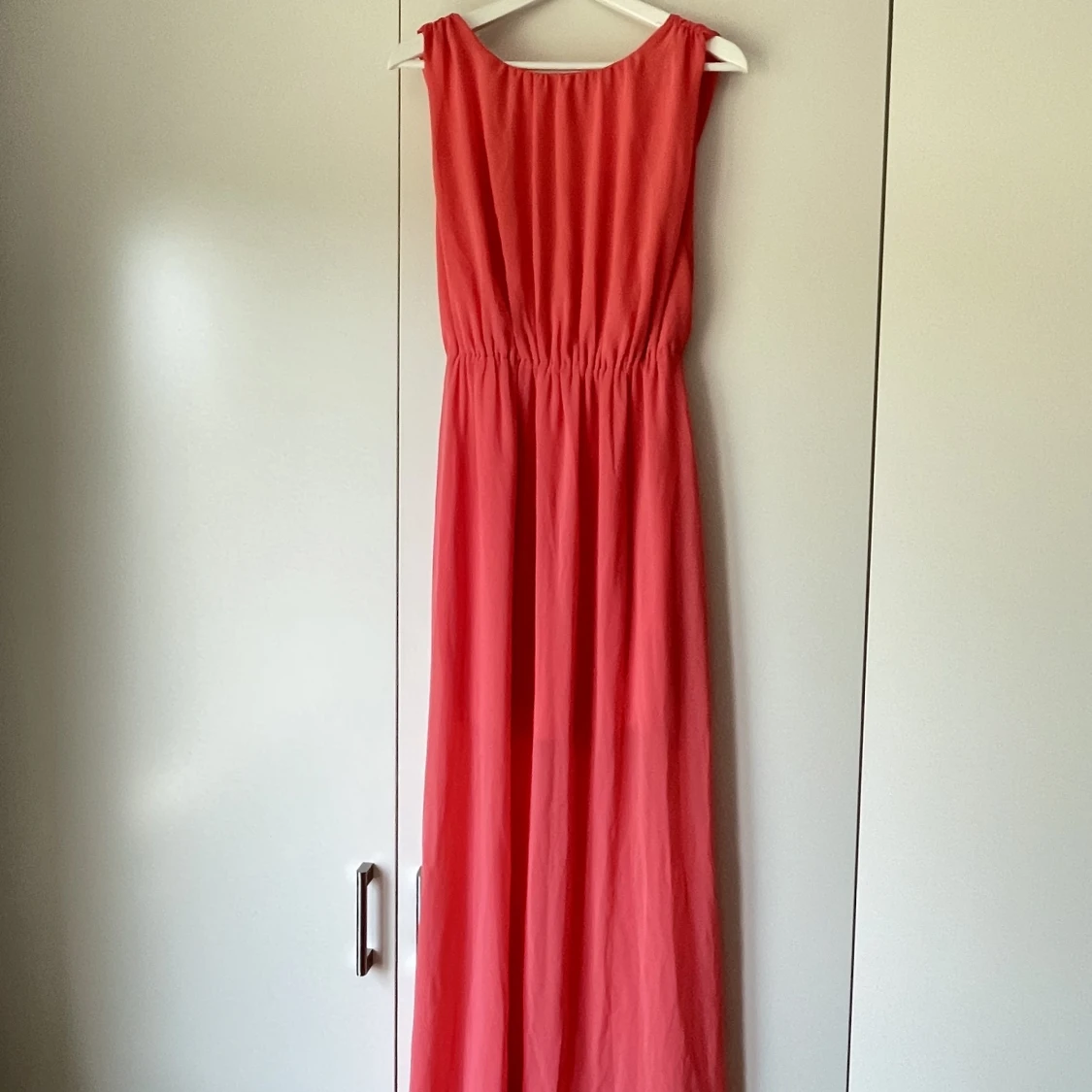 Peachfärgad långklänning m låg rygg, strl S