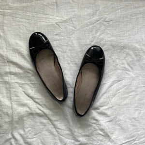 Tamaris ballerinaskor - Gulliga Tamaris ballerinaskor ❤️‍🔥 Möts upp på söder, fraktar ej. 