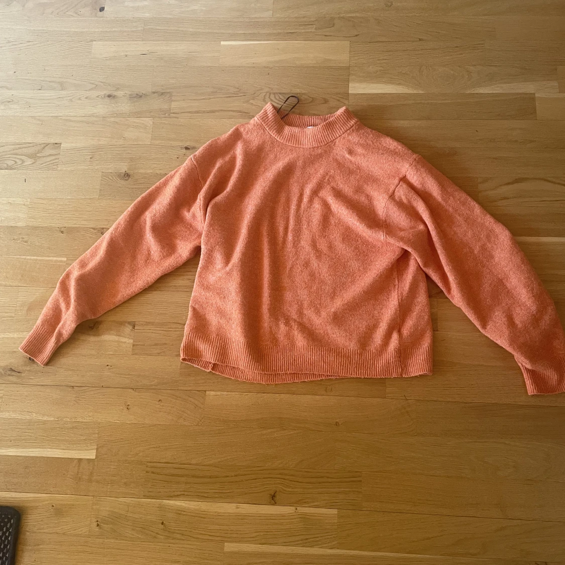 Gul stickad tröja från h&m - 91