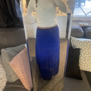 Kjol - Jättefin kjol från hm som inte säljs längre💖storlek 34 men passar xs och s  250 kr+frakt pris kan diskuteras 