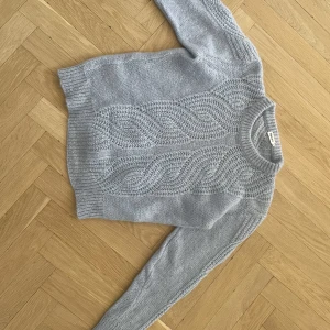 Mohair tröja - Stickad mohair tröja från Filippa K i den perfekta ljusblåa färgen!