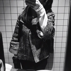 Kappa - Säljer min kappa jag köpt second hand, jättebra matrial och använd sällan, super fin nu till våren/sommar 💘💘