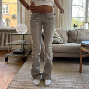 Jeans!  - Lågmidjade gråa jeans!!! Så snygga från Calvin Klein😍