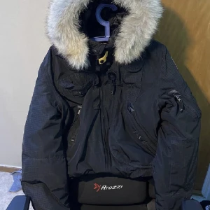 Parajumpers - Nypris 4990kr  Vid frågor, skriv! 