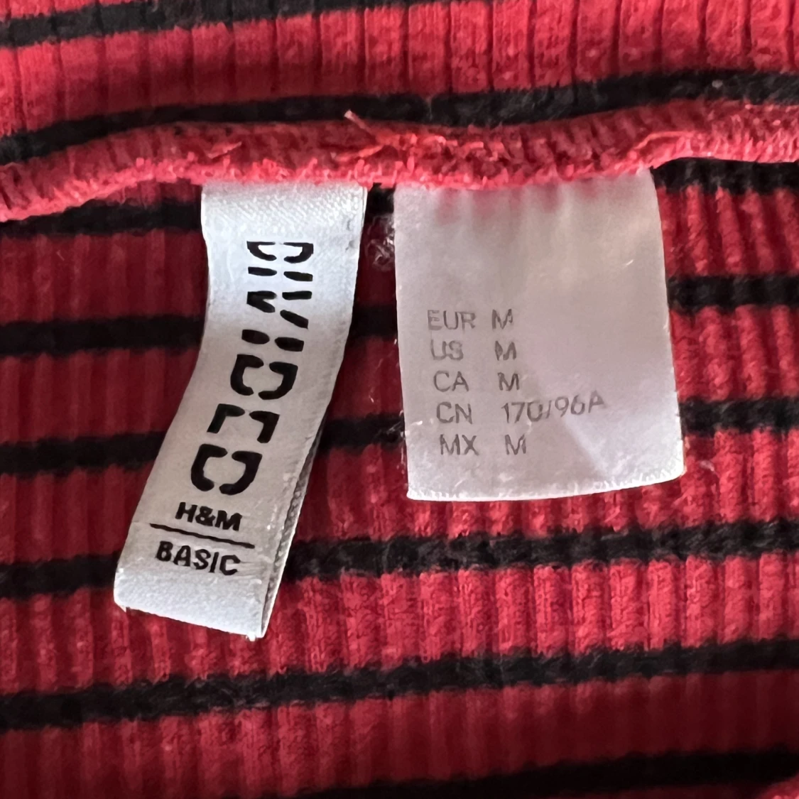 Röd randig tröja - 90