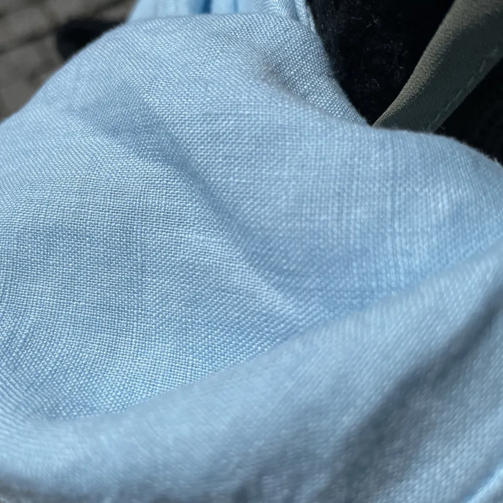 Ett par superfina ljusblåa linnebyxor från Calvin Klein i strl s/xs. 🩵Köp direkt 300kr!. Jeans & Byxor.