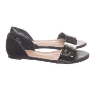 Sandaler  - Sandaler i storlek 36🦋 hör av er vid minsta intresse eller funderingar 💓