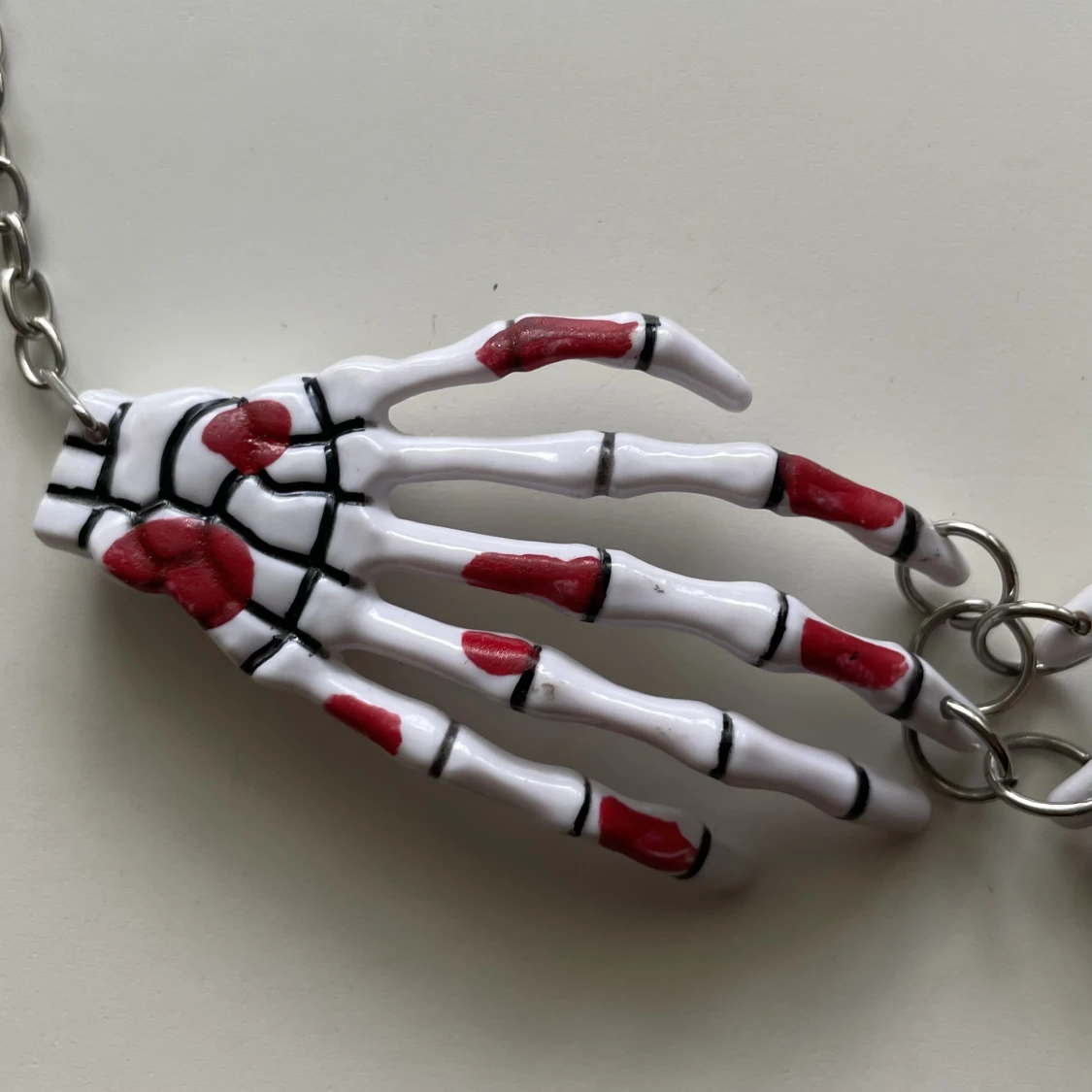 Skeletthänder halsband - 91