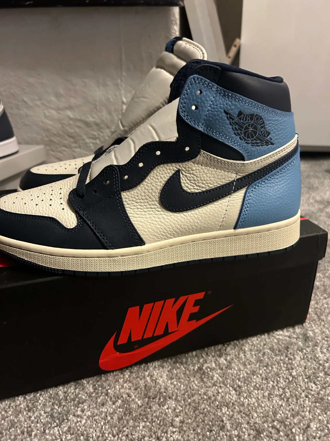 Jordans 1 high obsidian