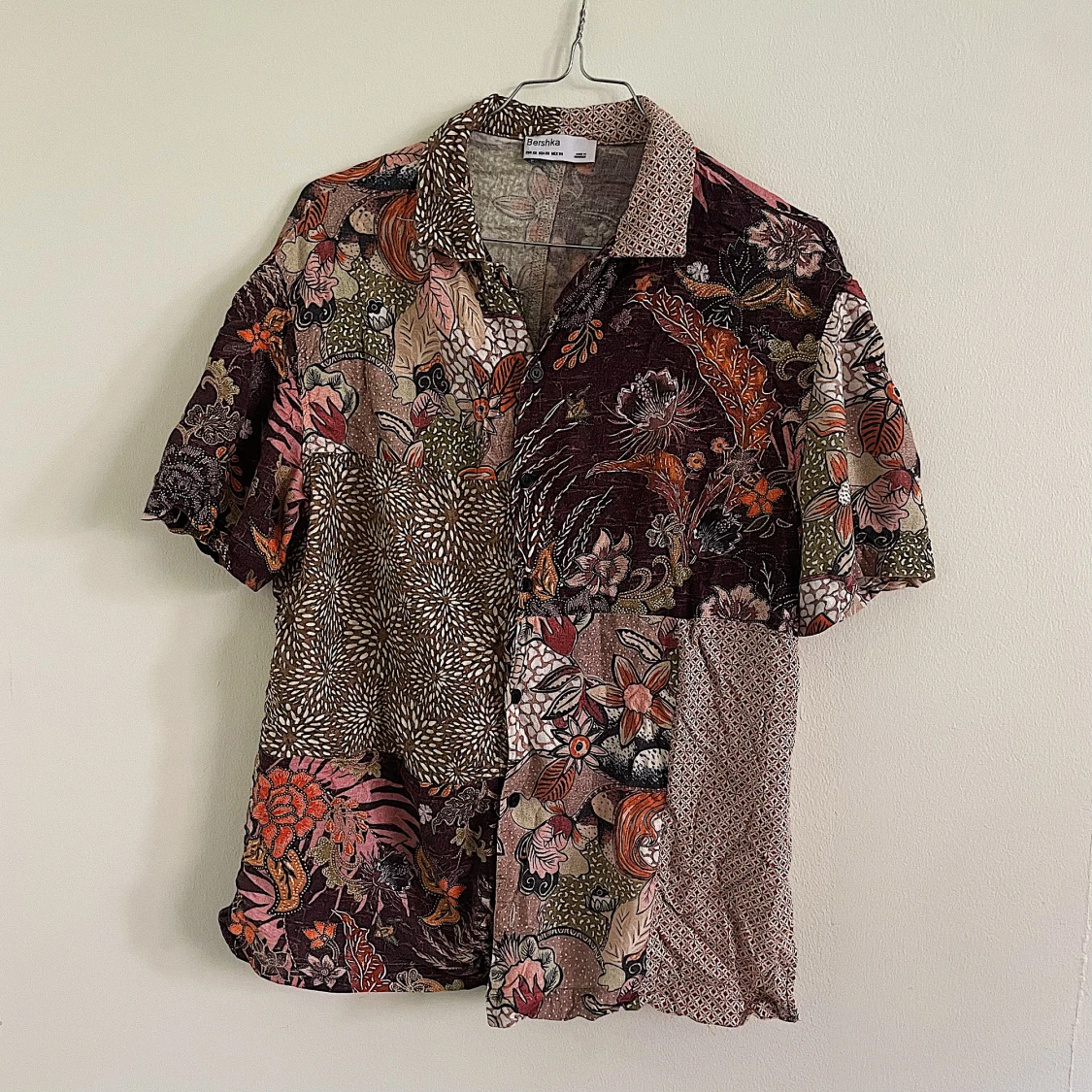 Skitsnygg multi-mönstrad skjorta 