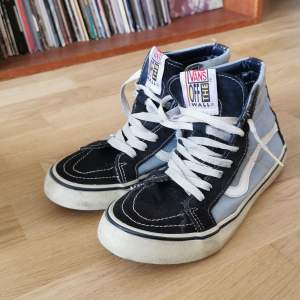 Vintage sk8 high Van's. I really like them but they felt a bit too stiff for me to skate with them. Used them only a couple of times. The soles are in a very good shape. Logo is a bit worn out in the back but otherwise, everything looks good! 