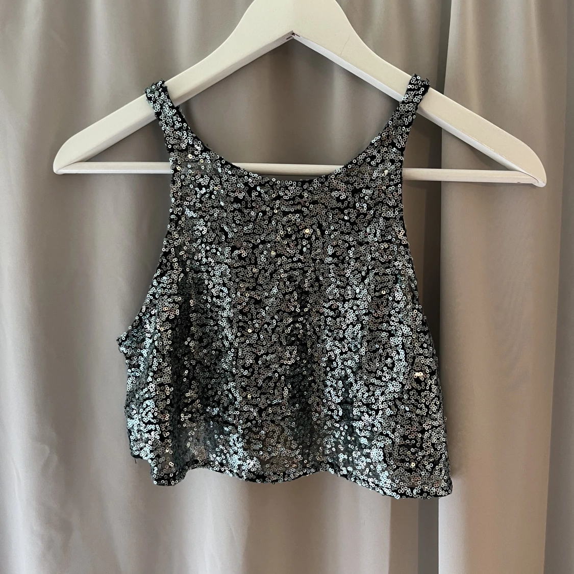 Glittrig fest topp mesh och paljetter 