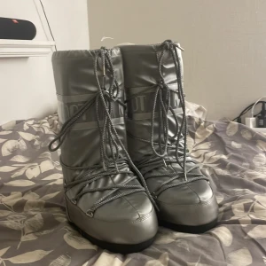 Moonboots - Bara använda en gång.