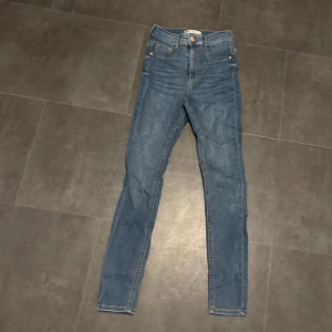 Skinny jeans  - Knappt använd, Max 8 gånger 