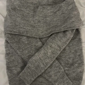 Stickad off shoulder - Stickad off shoulder 