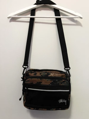 Stussy väska  - Stussy väska Skick 9/10