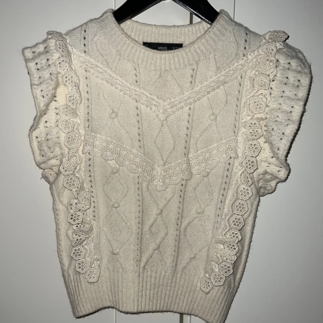 Stickad blus från mango 