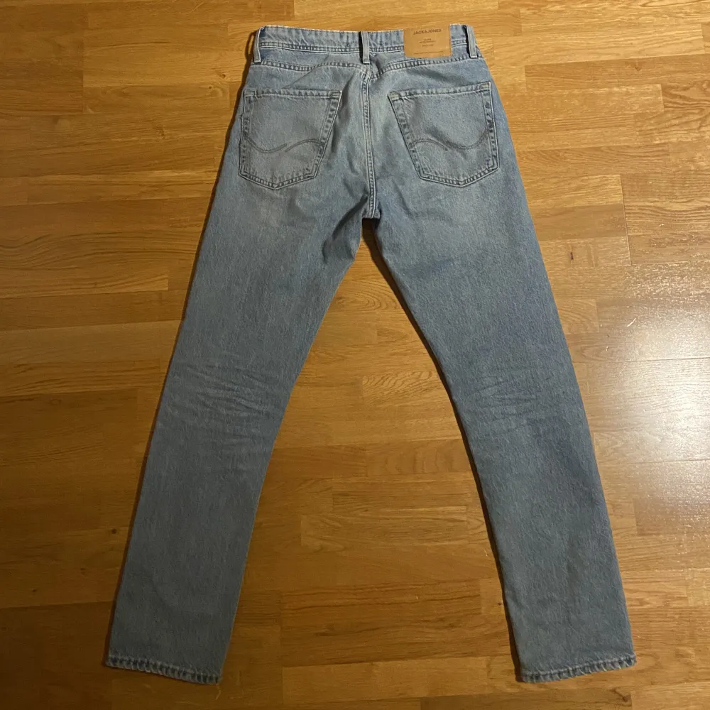 Jack and Jones jeans loose Chris ☑️ Storlek 28/32 ☑️ Skick 9/10 ☑️ Skriv vid funderingar ‼️. Jeans & Byxor.