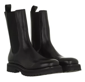 Tiger of Sweden, Boots Black, Chelseastövel - Säljer mina jättefina Tiger of Sweden boots pga att jag köpte fel storlek. Använda endast 2 gånger då jag insåg att de var för små så de är i nyskick.  Rök- och djurfritt hem. Stövlarna har stått i garderoben sen förra hösten.  Nypris var 3500 sek. 