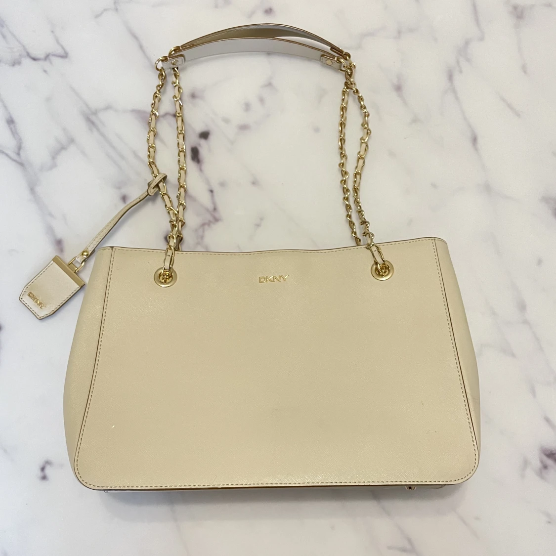 DKNY väska beige 