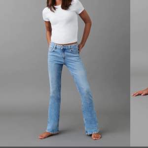 Säljer mina bootcut jeans ifrån Gina, köpte två storlekar för viste inte vilka som skulle passa så därför säljer jag dessa🤍