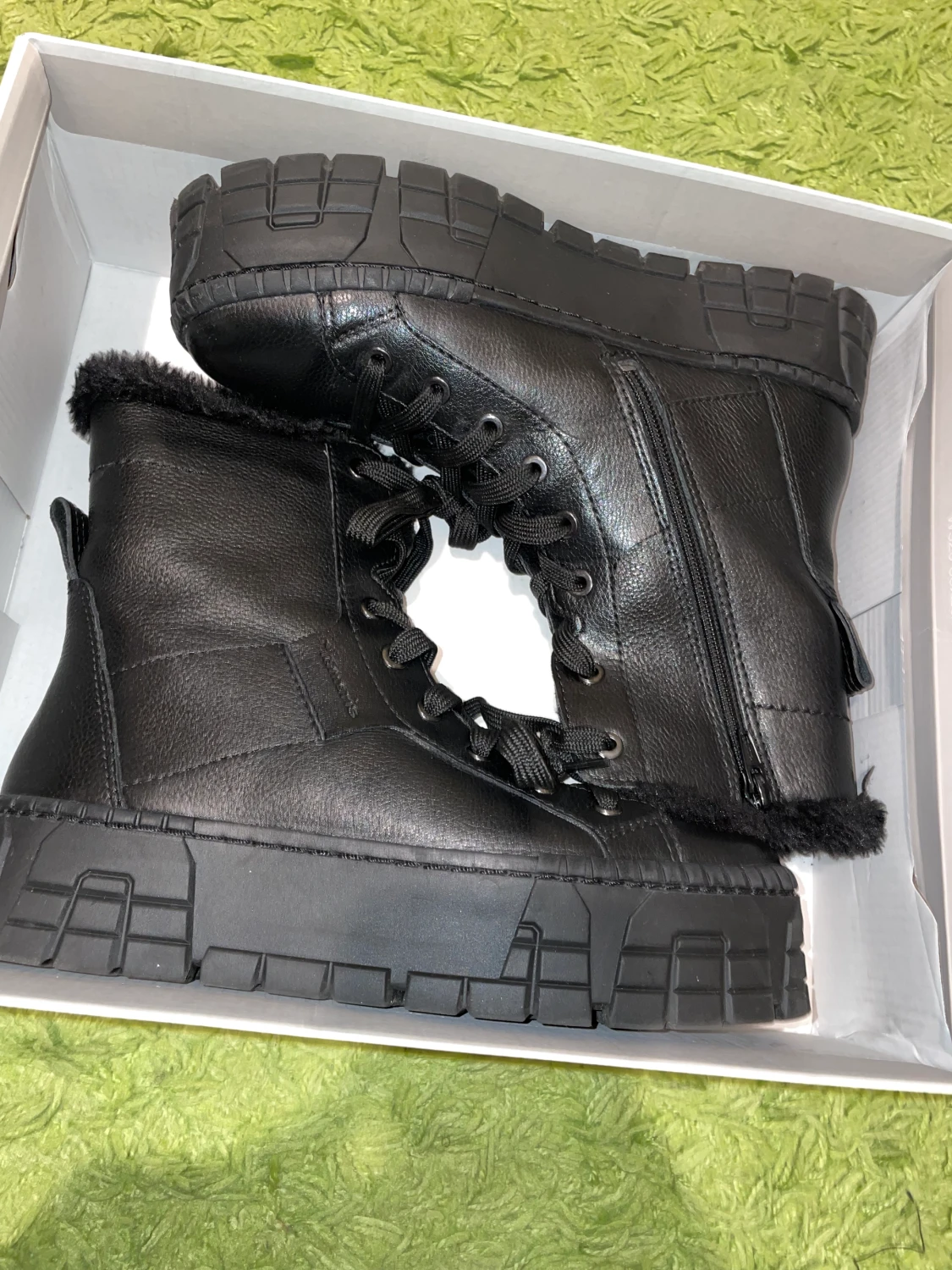Black Tamaris boots 