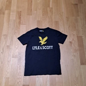 T.shirt - För liten bra sick hittade när jag rensade garderoben 