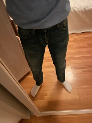 Nudie jeans  - Hej! Säljer nu mina galet snygga nudie jeans i modellen Grim Tim! Skick 9/10, grymt skick! Storleken är W30 L32!  Nypris 1600kr Vid frågor eller andra funderingar är det bara att skriva😉