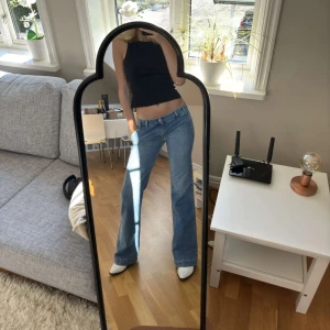 Lågmidjade jeans - Strl 29 men passar 27-28