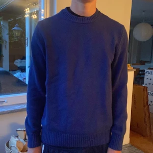 Stickad tröja  - Snygg blå stickad tröja  200kr+frakt  