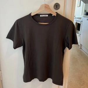 Our Legacy t-shirt  - Aldrig använd t-shirt från Our Legacy