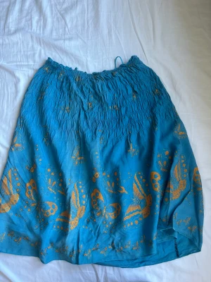 Topp - Snygg top som jag köpte för cirka 3 månader sedan! Aldrig använts för att den inte passar mig💓