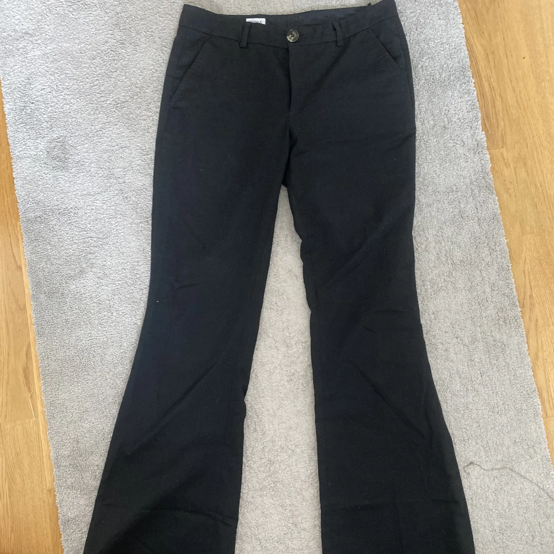 Svarta bootcut kostymbyxor - 91