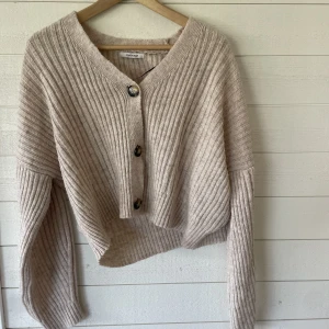 Cardigan - Cardigan från chiquelle! Skriv för frågor🌸