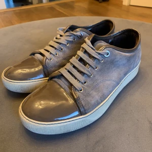 Lanvins Uk 5 - Lanvins Uk 5 sitter som 40-41 Använda i helt okej skick! Har varken lådan eller dustbags kvar. Finns i centrala Stockholm 