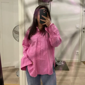 Skjorta från zara  - Köptes förra sommaren från zara, mer som en S 