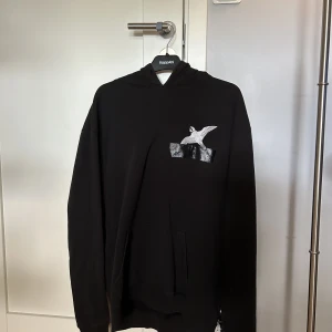 Arigato hoodie - Storlek L Bra skick 